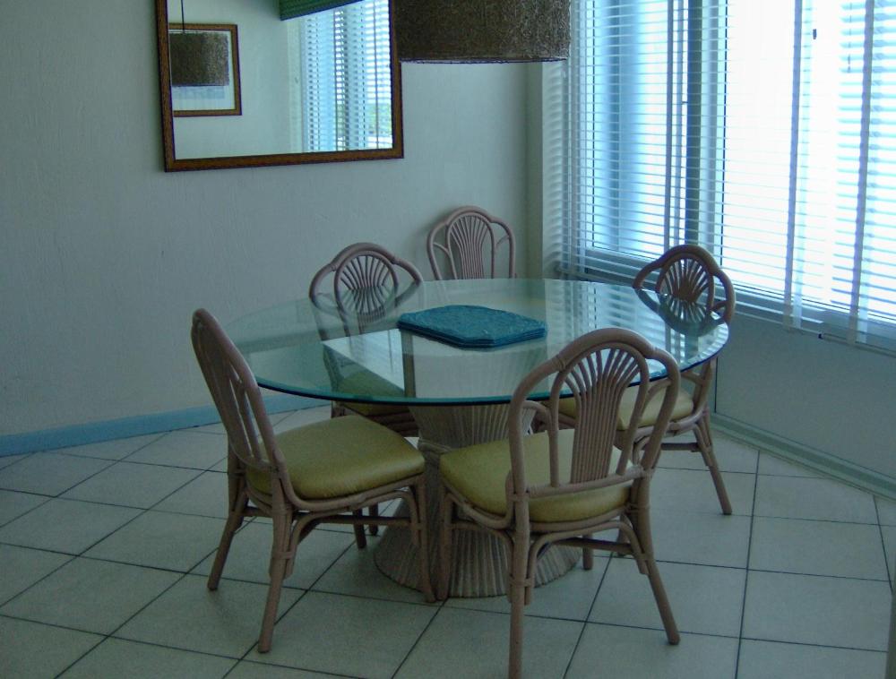 Studio with Partial Ocean View interior